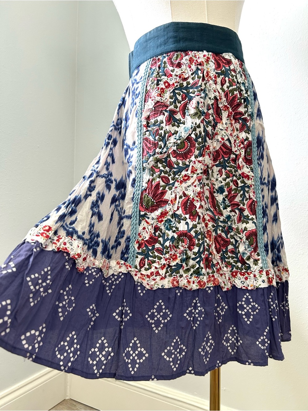 Double D Ranch Bohemian Blue White Floral Ruffle Knee Length Skirt Womens S